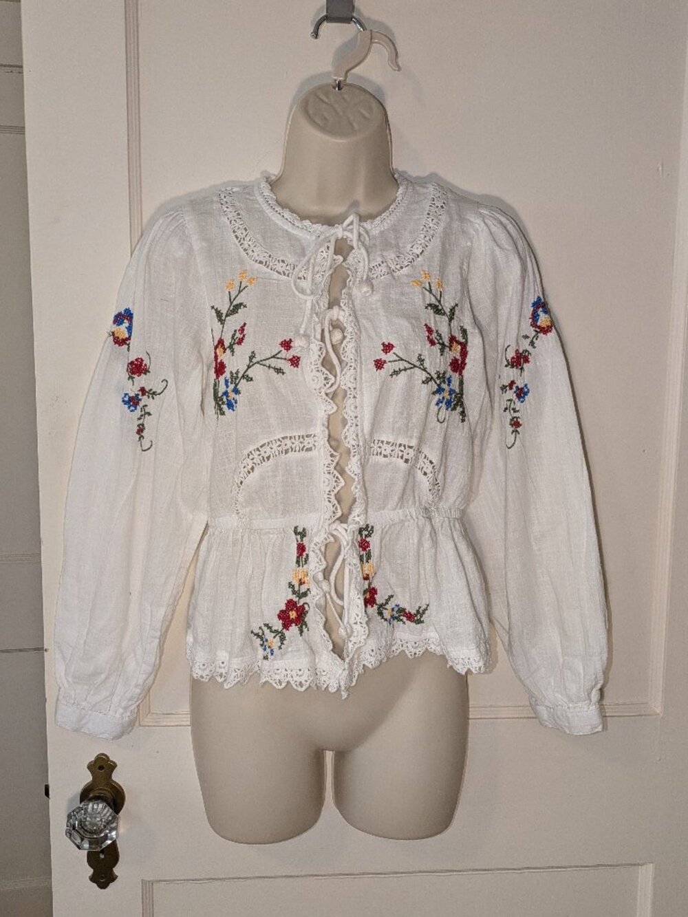 Jennifer & Grace Floral Tunic. Front Ties. Xsm